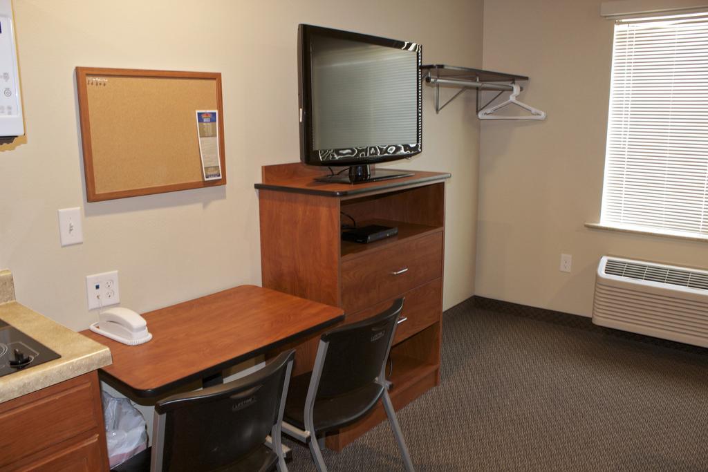 Woodspring Suites Уиллистон Экстерьер фото